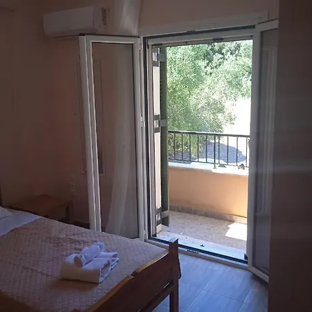 Ligeris House 1 In Agioi Deka * Agioi Deka (Corfu)