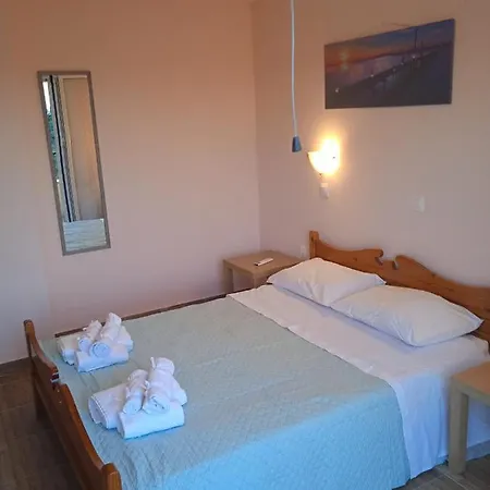 Ligeris House 1 In Case de vacanță Agioi Deka (Corfu)