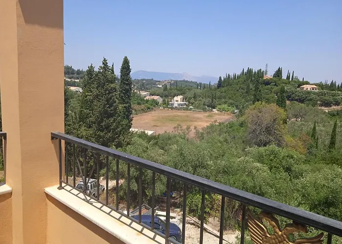 בית נופש Ligeris House 1 In Agioi Deka (Corfu)